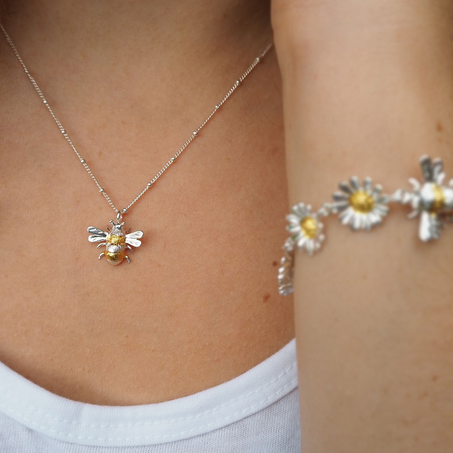 Bee pendants hotsell jewelry